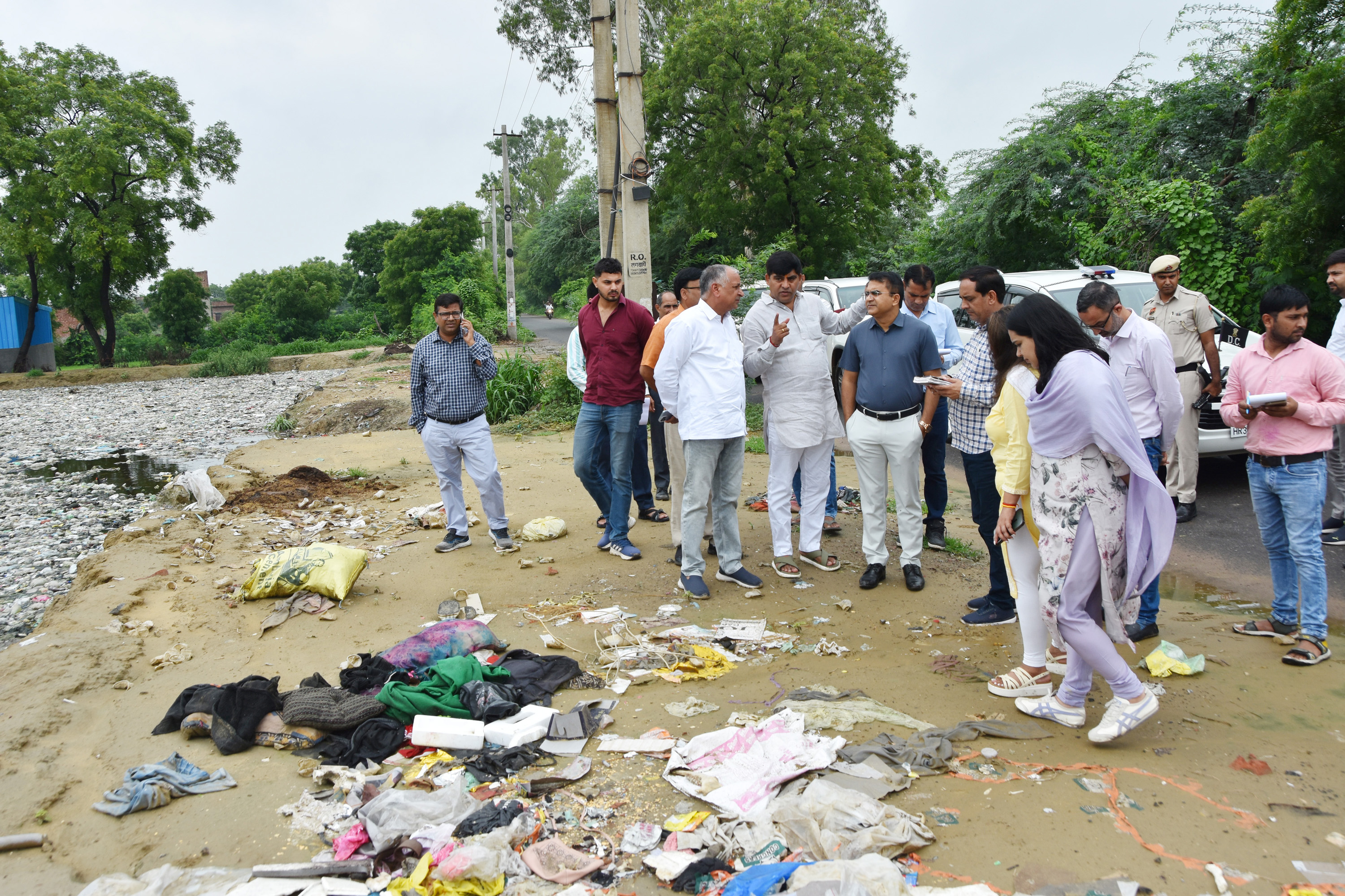 फिरनियों को दुरुस्त करने के साथ जोहड़ों की सफाई करवाकर बरसाती पानी की निकासी की करें बेहतरीन व्यवस्था: उपायुक्त फिरनियों को दुरुस्त करने के साथ जोहड़ों की सफाई करवाकर बरसाती पानी की निकासी की करें बेहतरीन व्यवस्था: उपायुक्त