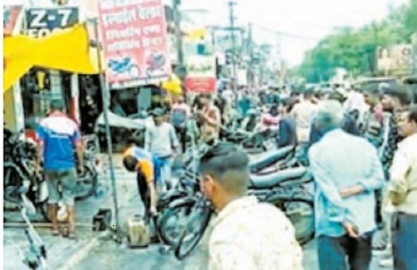 जबलपुर : वेल्डिंग दुकान में हुआ धमाका, कोई हताहत नहीं जबलपुर : वेल्डिंग दुकान में हुआ धमाका, कोई हताहत नहीं