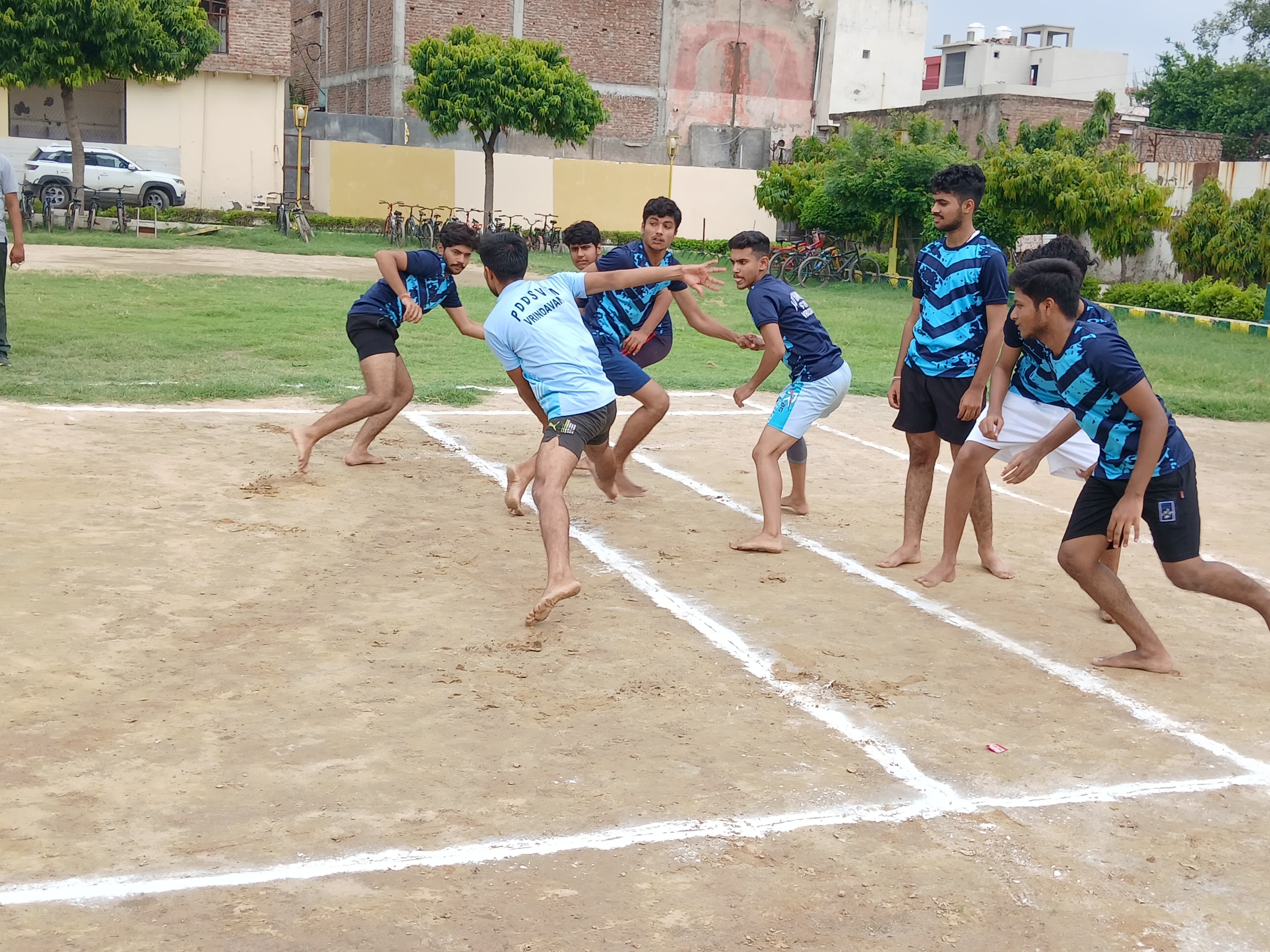 खिलाडी अपनी प्रतिभा दिखाते हुए खिलाडी अपनी प्रतिभा दिखाते हुए