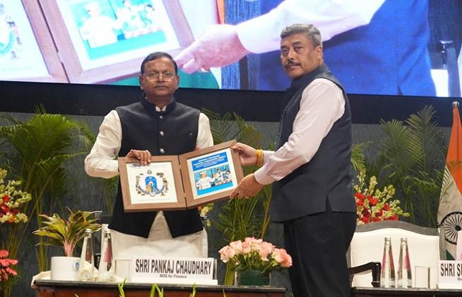 व्यापार सुविधा सम्मेलन 2025 का उद्घाटन करते केंद्रीय वित्त राज्य मंत्री व्यापार सुविधा सम्मेलन 2025 का उद्घाटन करते केंद्रीय वित्त राज्य मंत्री