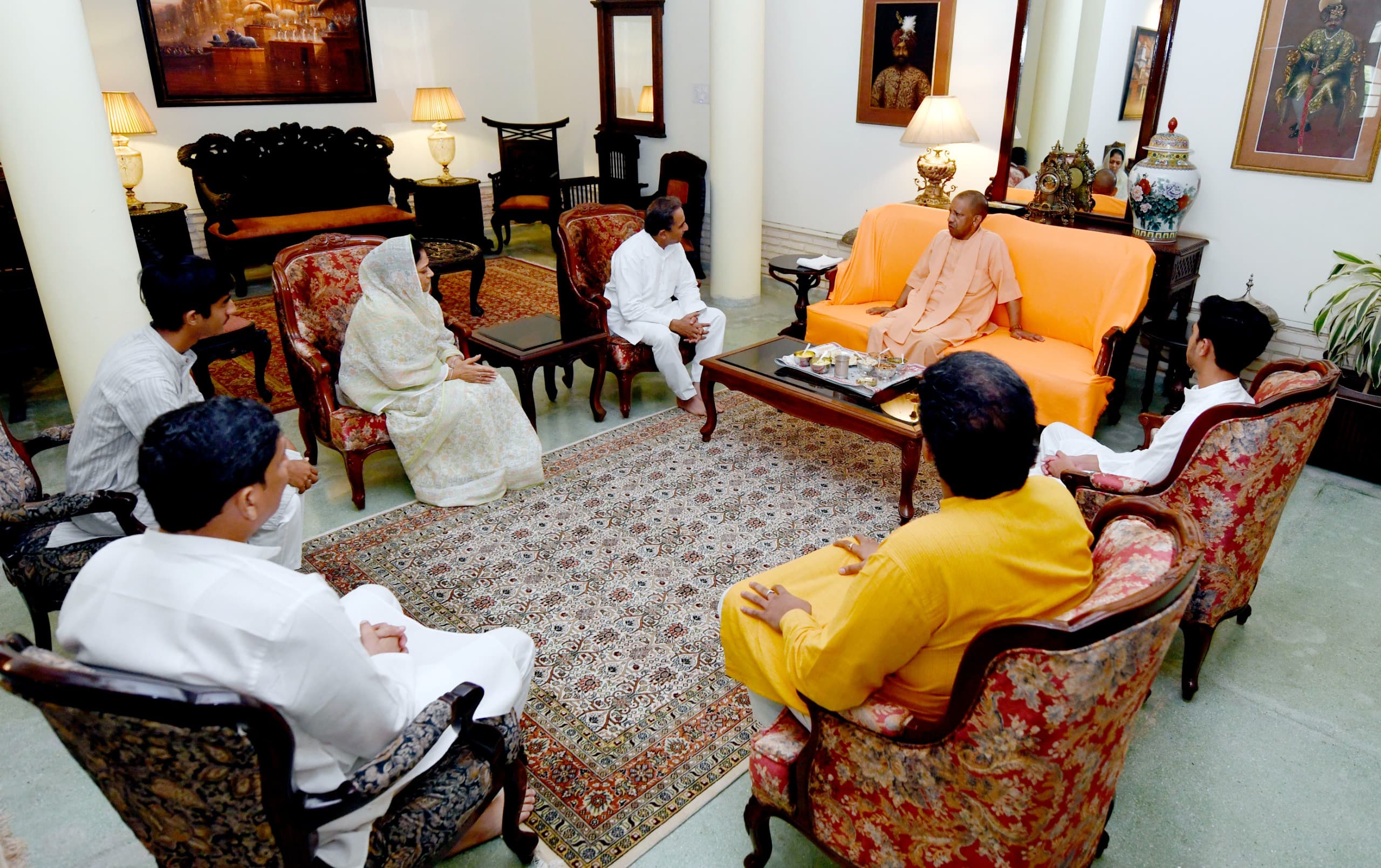 सीएम योगी पहुंचे गोंडा सीएम योगी पहुंचे गोंडा