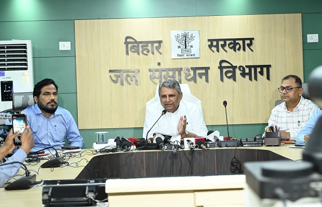 जल संसाधन मंत्री विजय चौधरी पत्रकार वार्ता के दौरान जल संसाधन मंत्री विजय चौधरी पत्रकार वार्ता के दौरान