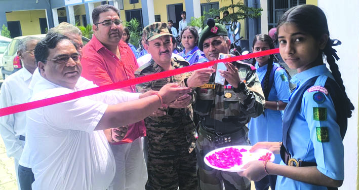 शुभारम्भ करते हुए शुभारम्भ करते हुए