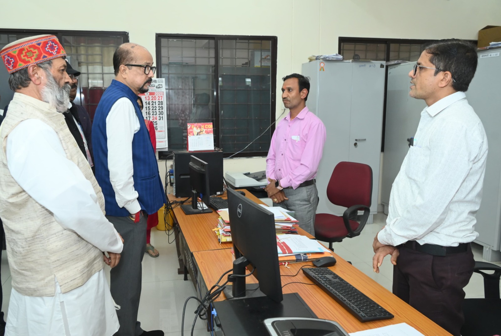 राज्यपाल डेका अटल बिहारी बाजपेयी विश्वविद्यालय बिलासपुर का निरीक्षण करते राज्यपाल डेका अटल बिहारी बाजपेयी विश्वविद्यालय बिलासपुर का निरीक्षण करते