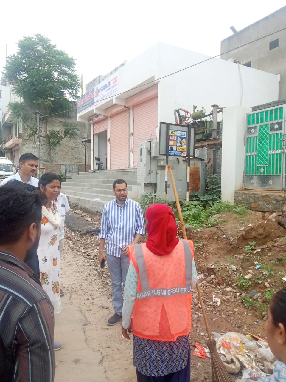 नगर निगम ग्रेटर कमिश्नर सैनी ने शहर में किया सफाई व्यवस्था का औचक निरीक्षण नगर निगम ग्रेटर कमिश्नर सैनी ने शहर में किया सफाई व्यवस्था का औचक निरीक्षण