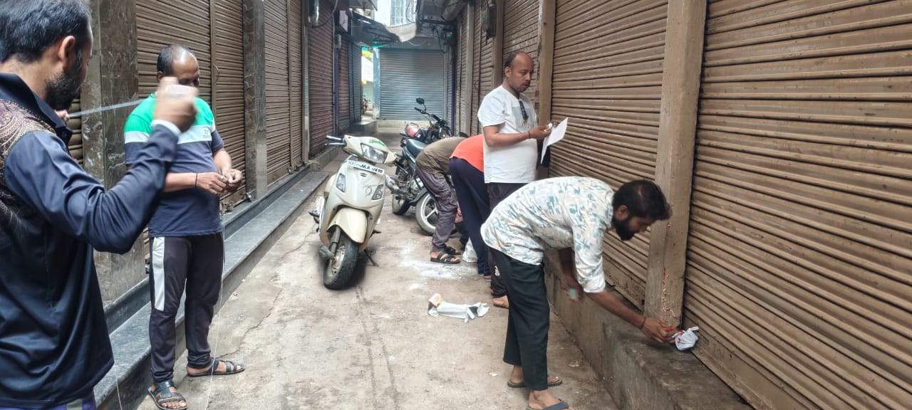 Seoni: Municipal Council of Seoni sealed 15 shops Seoni: Municipal Council of Seoni sealed 15 shops