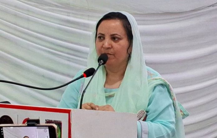 सरकार ने संबंधित हितधारकों के साथ विचार-विमर्श के बाद स्कूलों के समय में संशोधन करने का फैसला किया-सकीना इटू सरकार ने संबंधित हितधारकों के साथ विचार-विमर्श के बाद स्कूलों के समय में संशोधन करने का फैसला किया-सकीना इटू