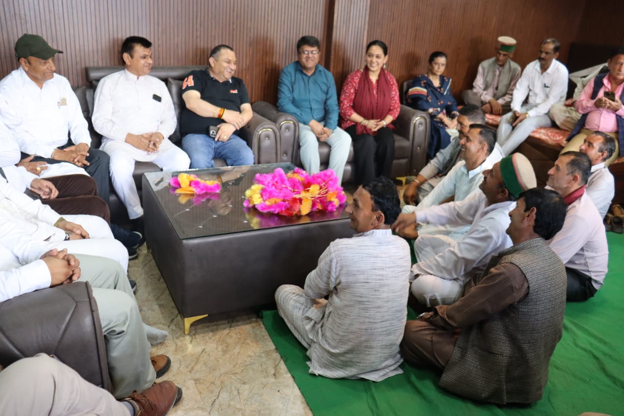 बरसात के मौसम में सड़कों के रखरखाव पर विशेष ध्यान दे विभाग - विनय कुमार बरसात के मौसम में सड़कों के रखरखाव पर विशेष ध्यान दे विभाग - विनय कुमार