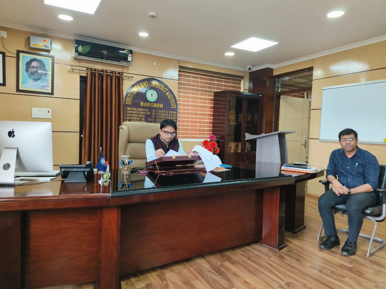 समीक्षा करते डीसी समीक्षा करते डीसी