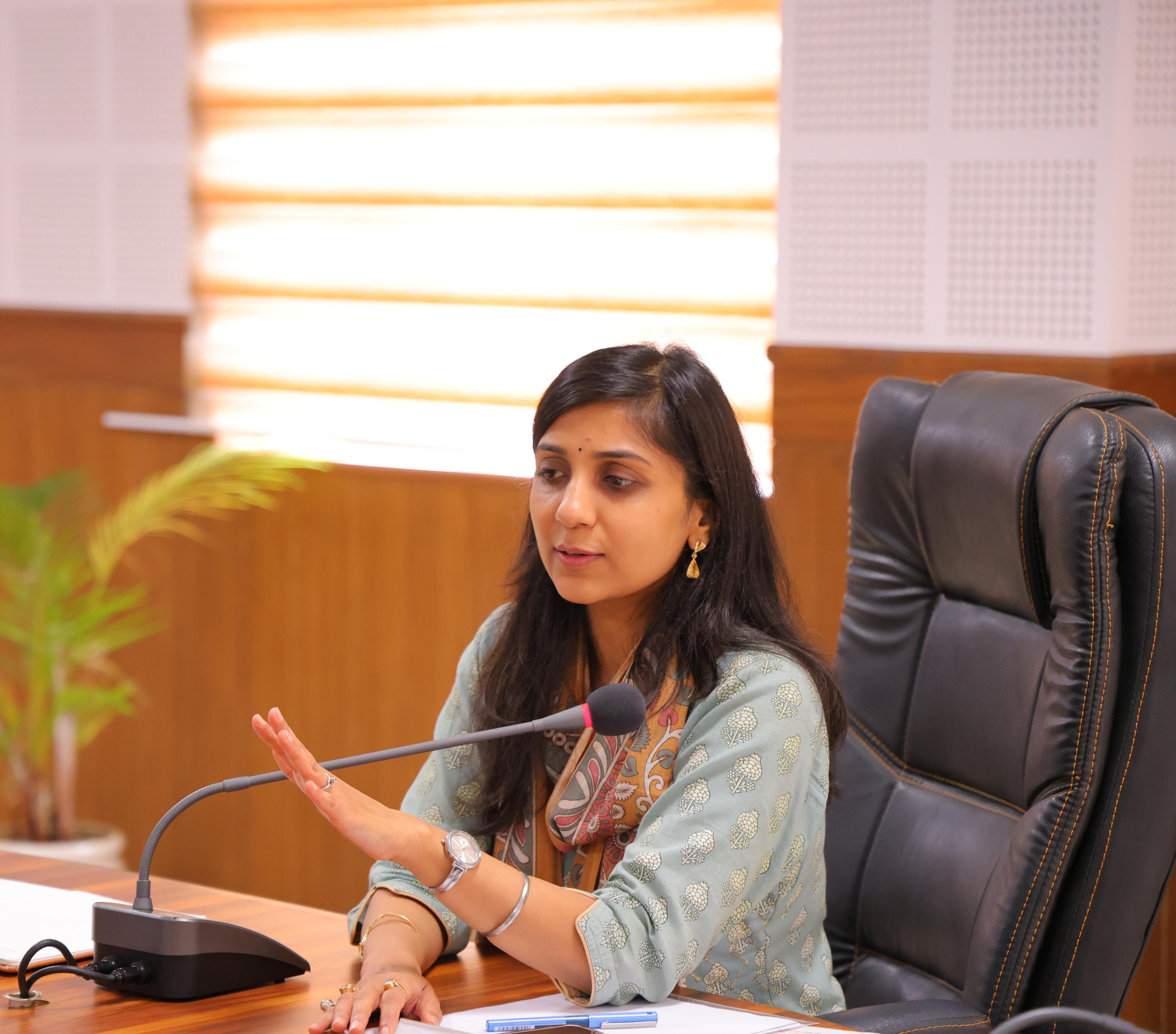 फाइल फोटो जिलाधिकारी फाइल फोटो जिलाधिकारी