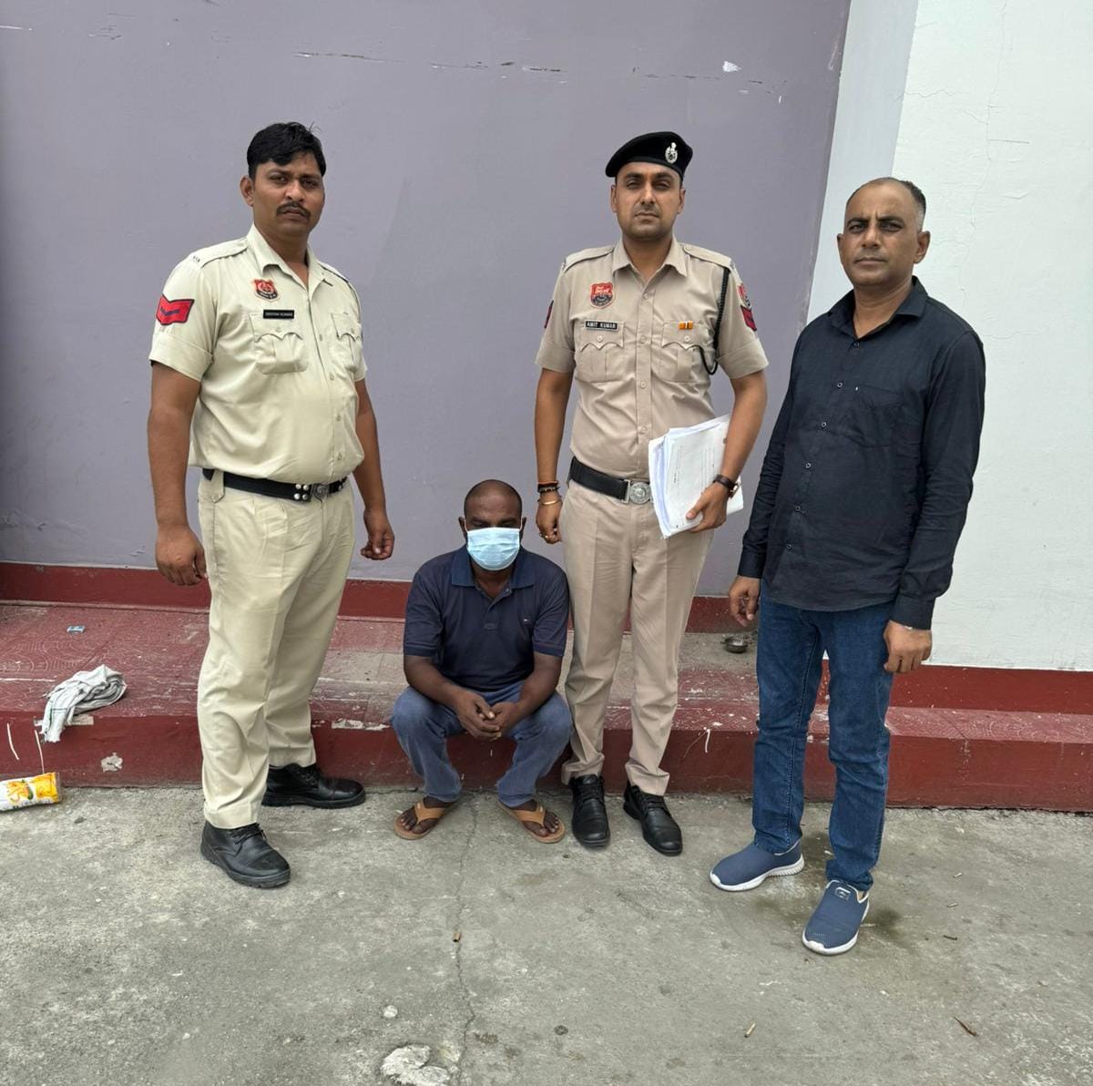 पानीपत पुलिस की हिरासत में आरोपी पानीपत पुलिस की हिरासत में आरोपी
