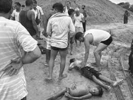 निर्माणाधीन रेलवे ओवरब्रिज के पास गड्ढे में डूबने से दो सगे भाइयों की मौत