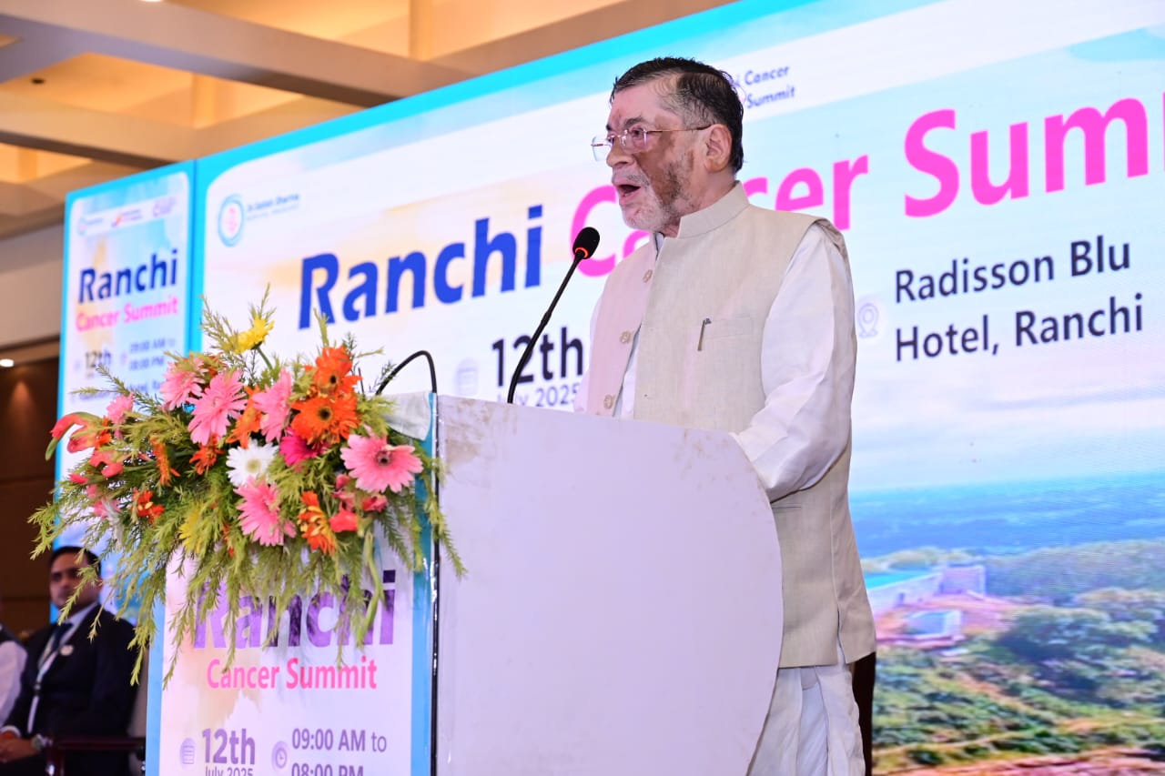 कार्यक्रम को संबोधित करते हुए राज्यपाल कार्यक्रम को संबोधित करते हुए राज्यपाल