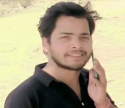 पत्नी की धमकी से परेशान फांसी के फंदे पर झूला पति पत्नी की धमकी से परेशान फांसी के फंदे पर झूला पति