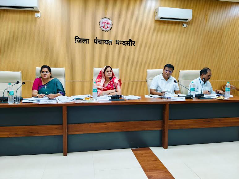 प्रभारी खनिज अधिकारी भावना सेंगर का प्रभार हटाने का प्रस्ताव जिला पंचायत की बैठक में पारित
