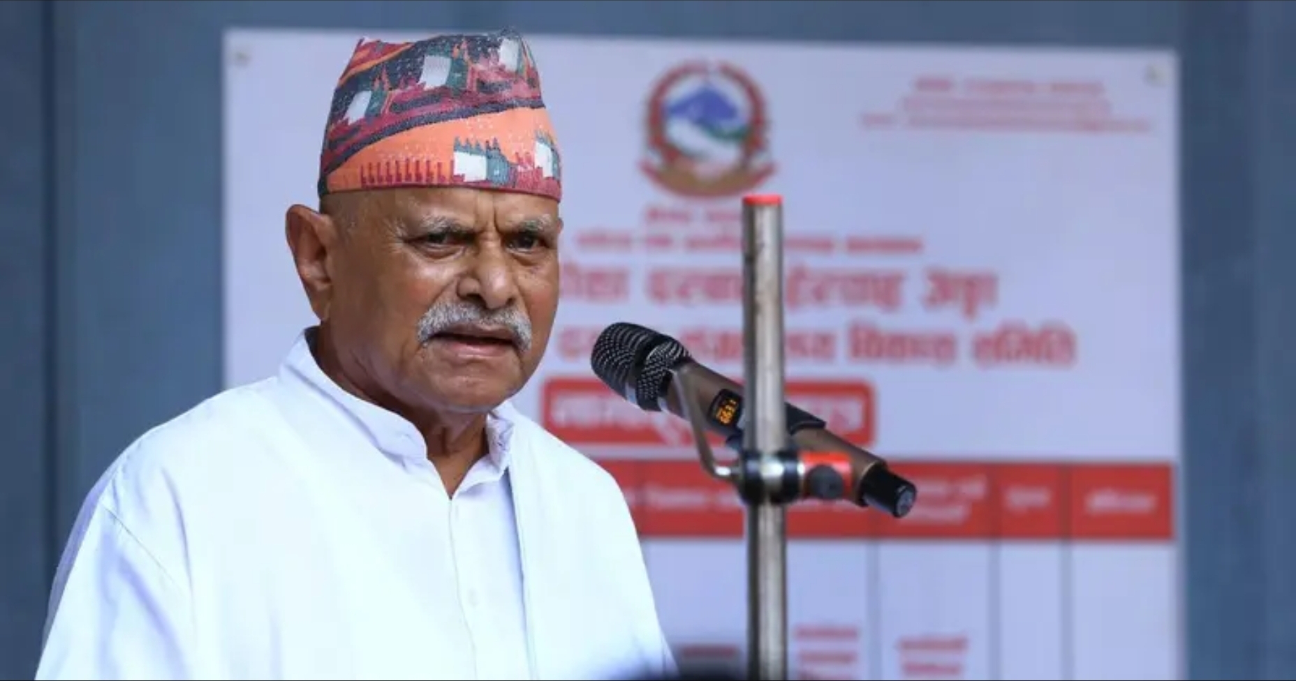 विमोचन कार्यक्रम में उपस्थित पूर्व राष्ट्रपति विमोचन कार्यक्रम में उपस्थित पूर्व राष्ट्रपति