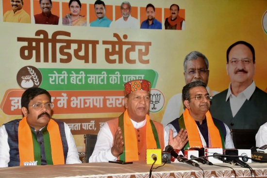 भाजपा प्रदेश अध्यक्ष डॉ. राजीव बिंदल झारखंड में प्रेस वार्ताओं के दौरान भाजपा प्रदेश अध्यक्ष डॉ. राजीव बिंदल झारखंड में प्रेस वार्ताओं के दौरान