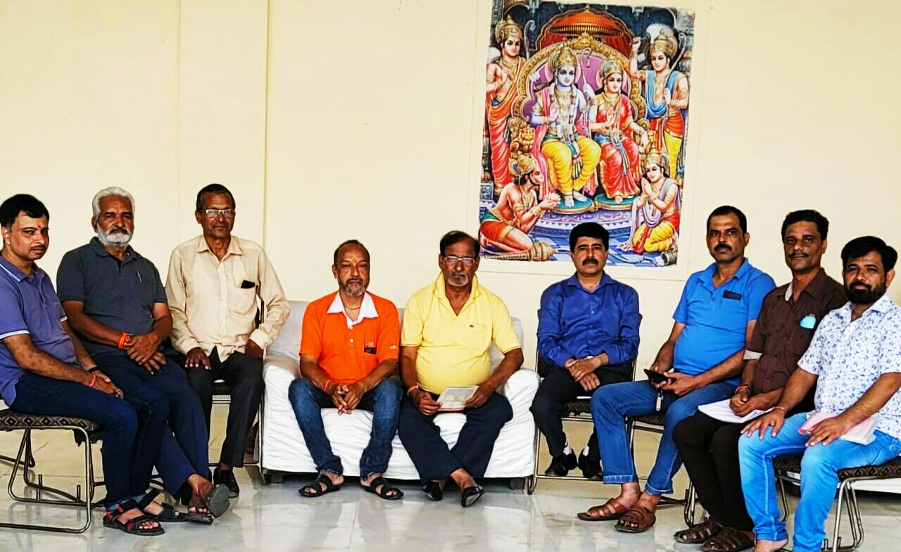 लाजपत नगर स्थित रामलीला मैदान के सभागार में आयोजित होती रूद्राभिषेक आयोजन समिति की बैठक।