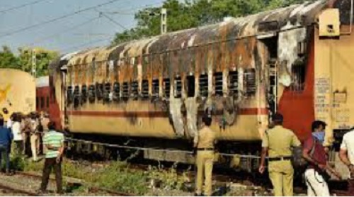 A Massive Diesel Tanker Train Fire Near Thiruvallur Disrupts Chennai–Arakkonam Rail Services A Massive Diesel Tanker Train Fire Near Thiruvallur Disrupts Chennai–Arakkonam Rail Services