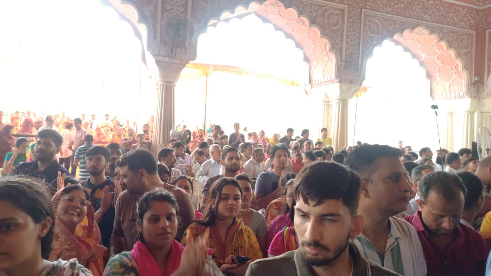 सावन के पहले रविवार को गोविंद देव जी मंदिर में उमड़े श्रद्धालु, सुचारू रही दर्शन व्यवस्था