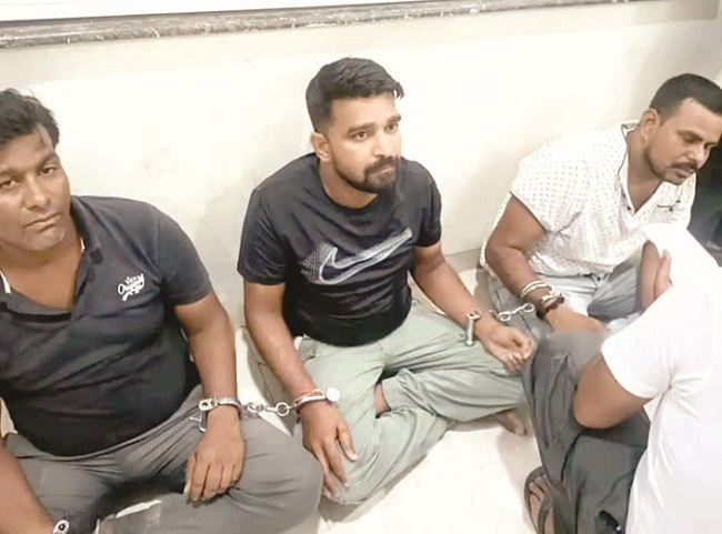गिरफ्तार तस्कर गिरफ्तार तस्कर