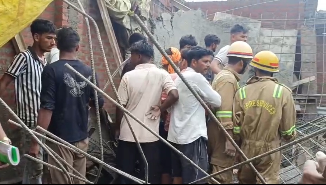 कन्नौज:- तेज बारिश का कर कहर निर्माणाधीन मकान का लेंटर गिरा दो मजदूरों की मौके पर मौत