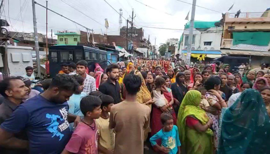 दमोह-वाहन चढाकर हत्या के मामले में नया मोड मृतक आरोपी दोनो अपराधी पूर्व का विवाद दमोह-वाहन चढाकर हत्या के मामले में नया मोड मृतक आरोपी दोनो अपराधी पूर्व का विवाद