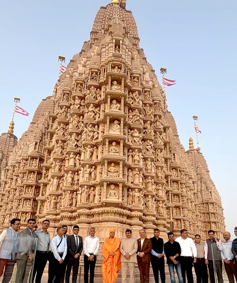 मुख्यमंत्री डॉ. यादव ने बीएपीएस हिन्दू मंदिर में किये दर्शन मुख्यमंत्री डॉ. यादव ने बीएपीएस हिन्दू मंदिर में किये दर्शन