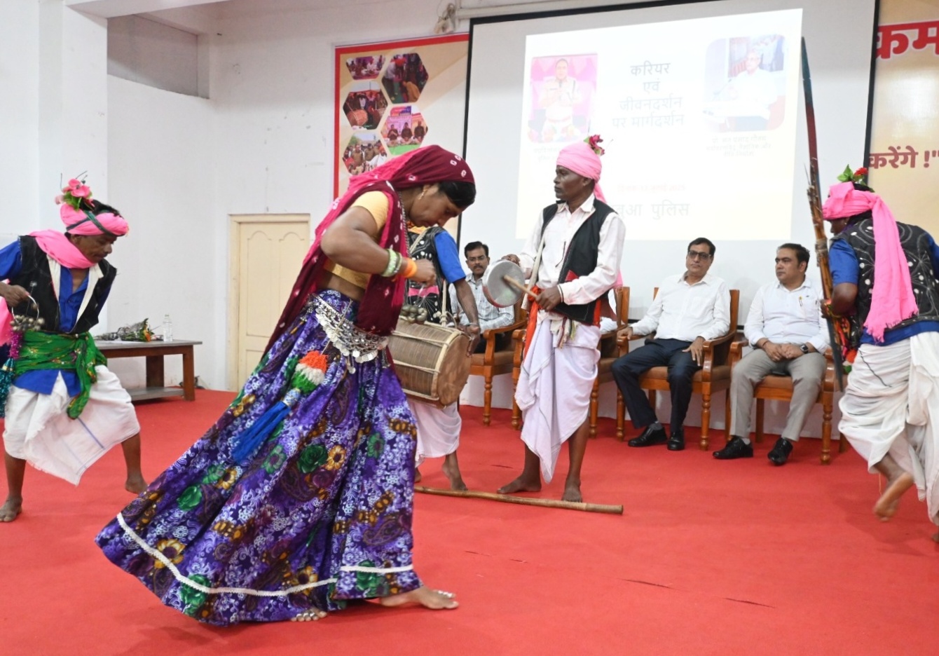 नृत्य नाटिका का प्रस्तुतीकरण नृत्य नाटिका का प्रस्तुतीकरण