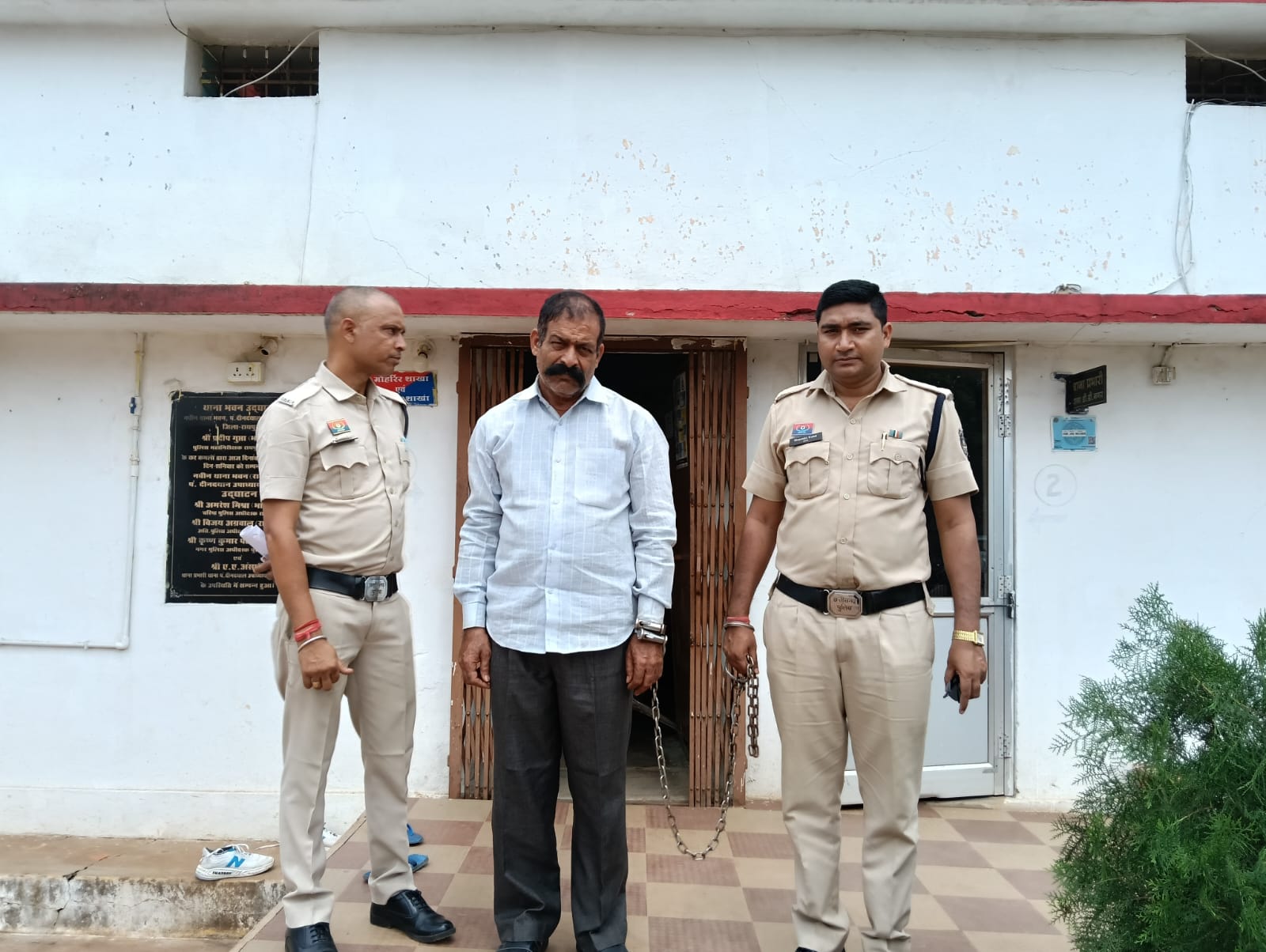 दुष्कर्म का आरोप‍ित