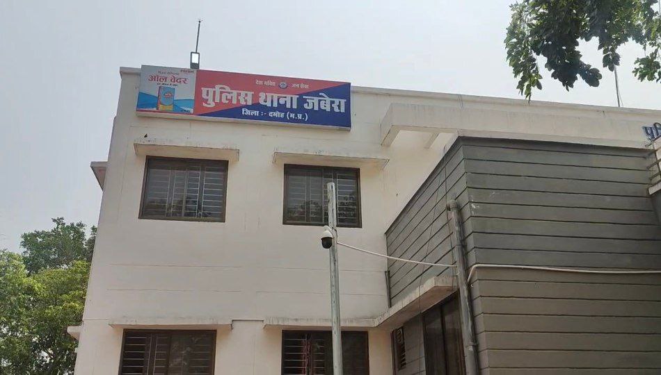 दमोह-युवती का अपरहण गेंगरेप का मामला पहाडी पर छोडा