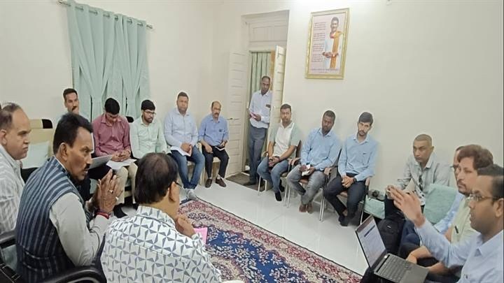 सिलावट द्वारा  ली गई समीक्षा बैठक