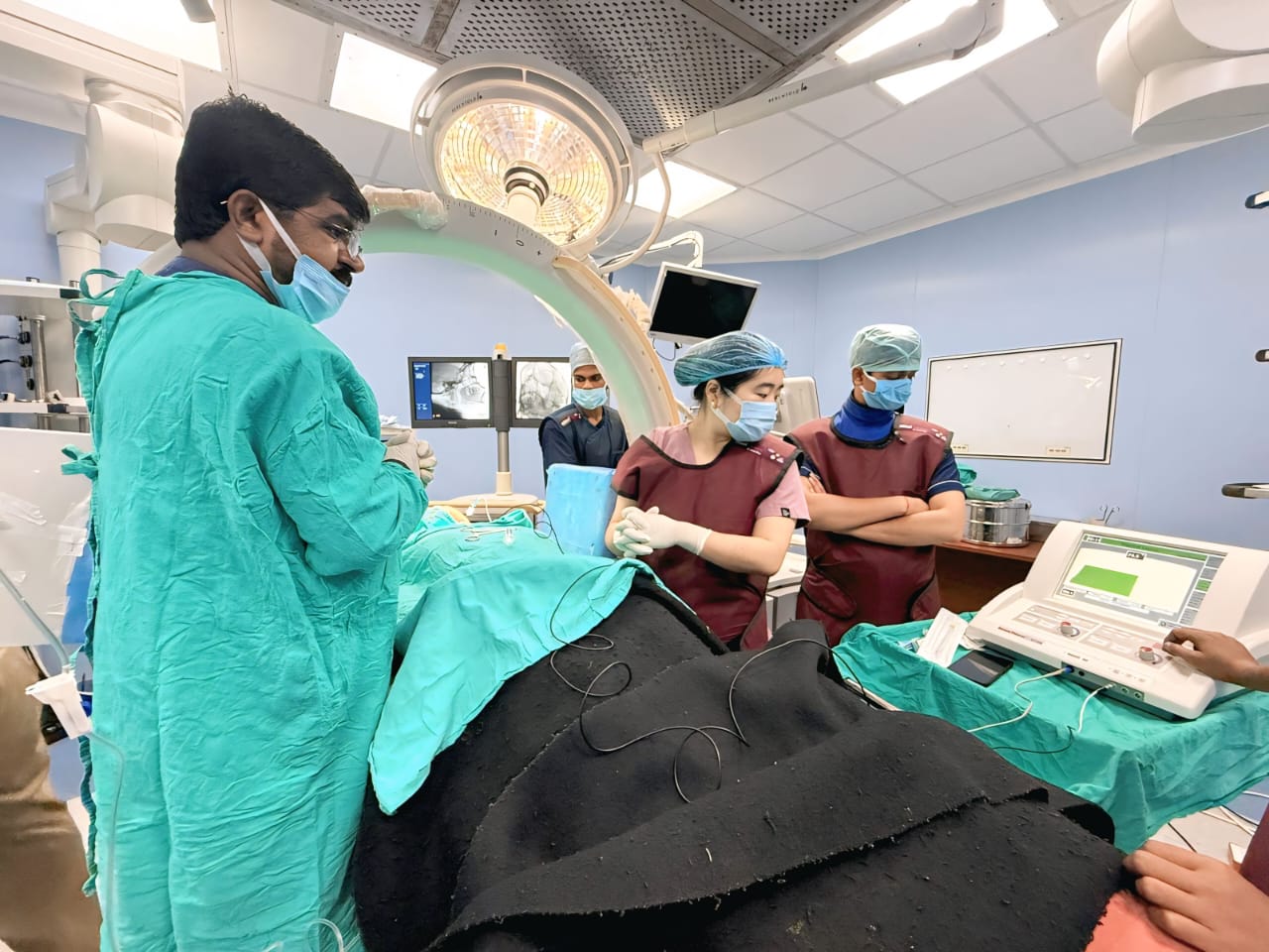 एस आर एन अस्पताल में उपचार का छाया चित्र एस आर एन अस्पताल में उपचार का छाया चित्र