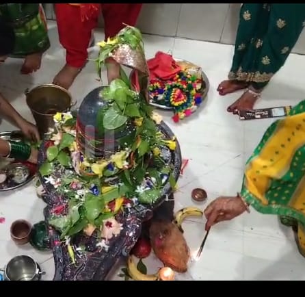 सावन के पहले दिन कुसमुंडा में शिवालयों में आस्था का सैलाब