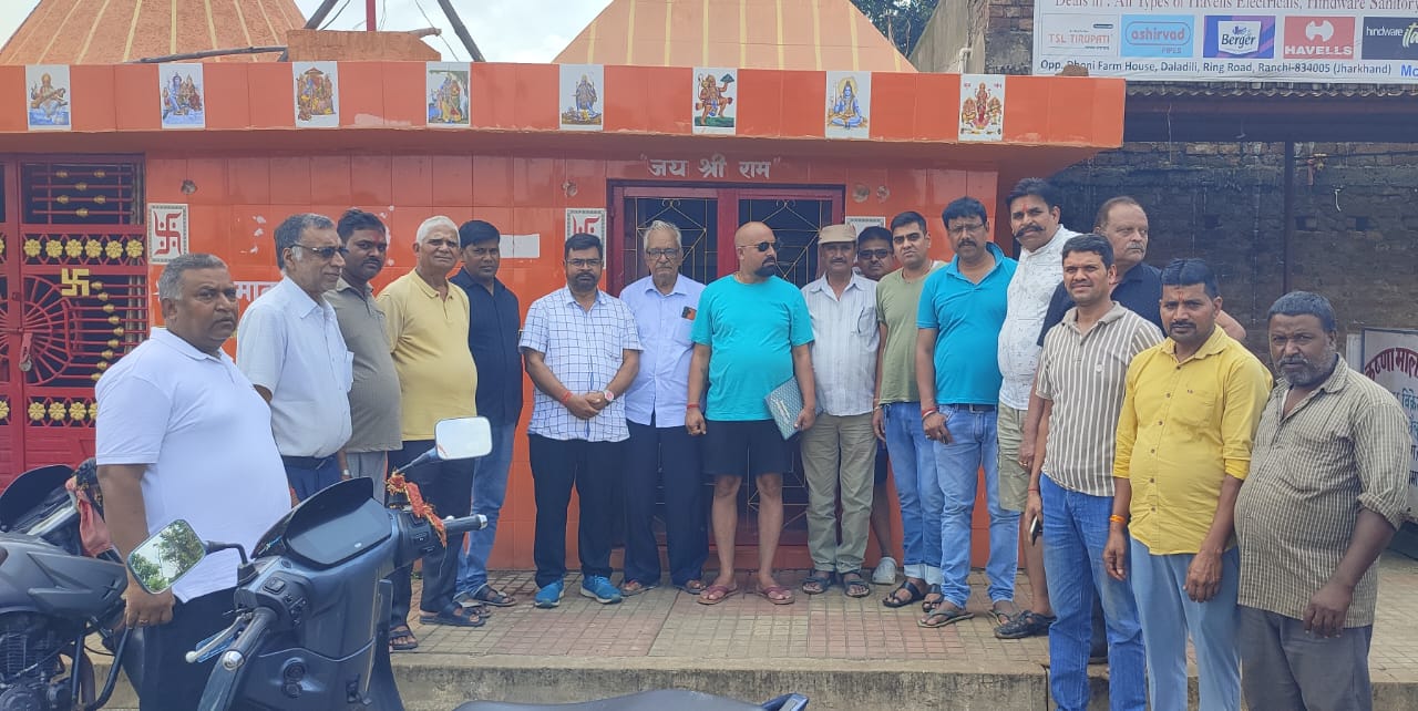 दलादली पूजा समिति की बैठक की तस्वीर दलादली पूजा समिति की बैठक की तस्वीर