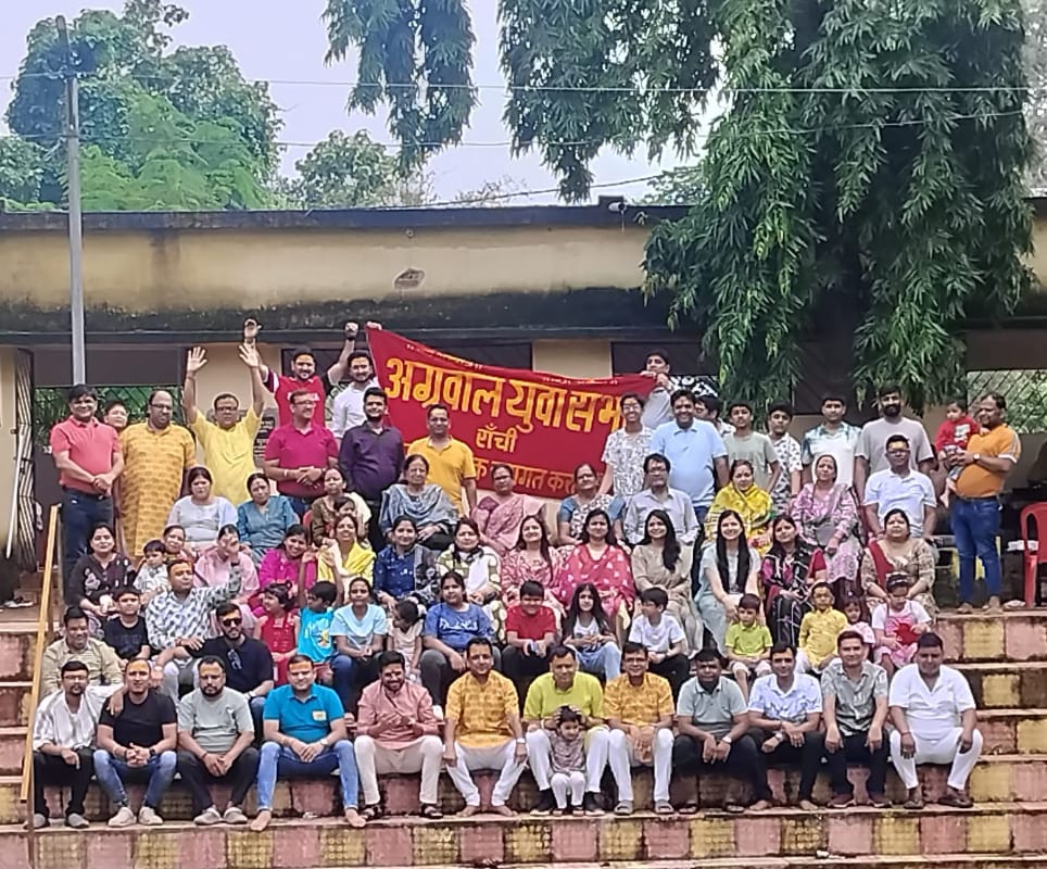 अग्रवाल सभा की धार्मिक यात्रा की फोटो