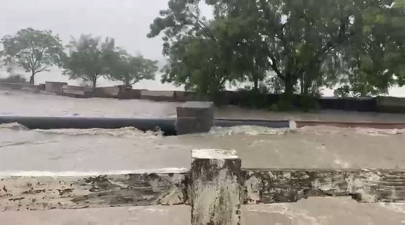 बिजौलिया में बारिश का कहर, तीनों मुख्य मार्ग बंद, फसलें जलमग्न, दो युवक नदी में बहे बिजौलिया में बारिश का कहर, तीनों मुख्य मार्ग बंद, फसलें जलमग्न, दो युवक नदी में बहे