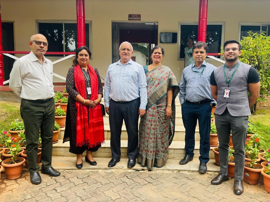 केन्स टेक्नोलॉजी इंडिया लिमिटेड के प्रतिनिधिगण केन्स टेक्नोलॉजी इंडिया लिमिटेड के प्रतिनिधिगण