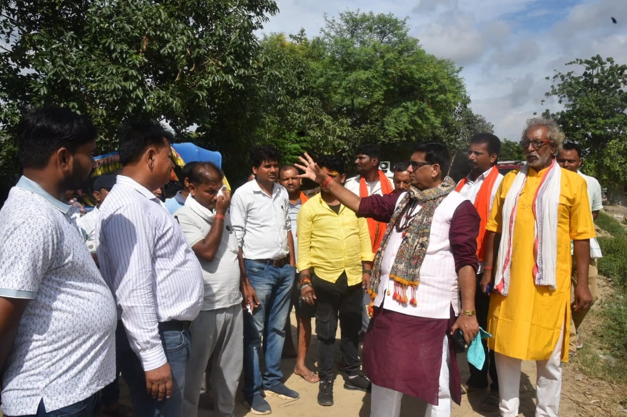निरीक्षण करते विधायक निरीक्षण करते विधायक