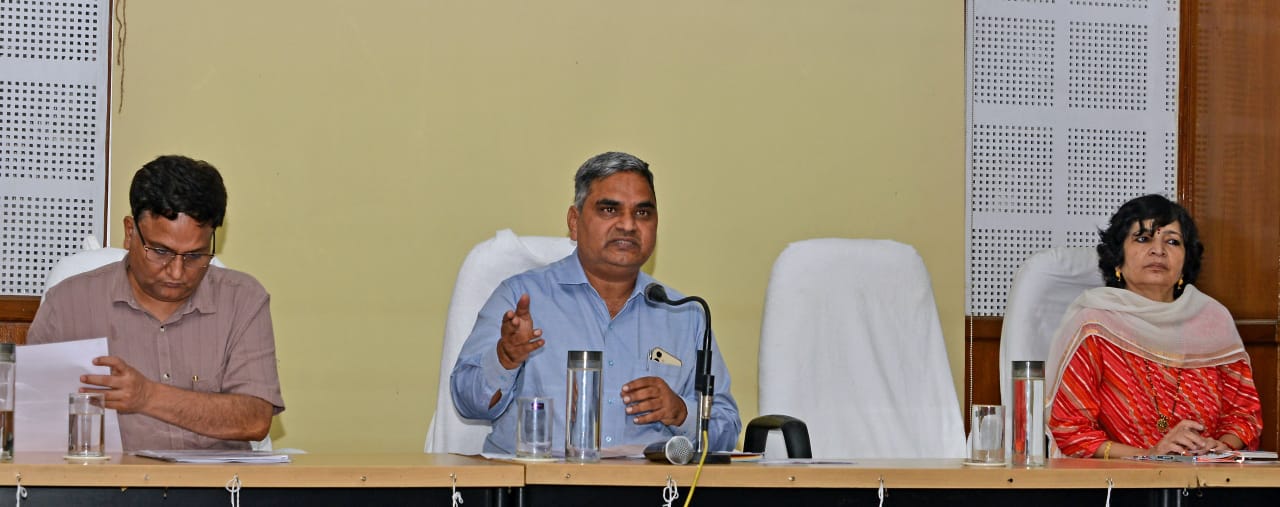केन्द्रीय गृह एवं सहकारिता मंत्री अमित शाह के प्रस्तावित दौरे की तैयारियों की बैठक। केन्द्रीय गृह एवं सहकारिता मंत्री अमित शाह के प्रस्तावित दौरे की तैयारियों की बैठक।