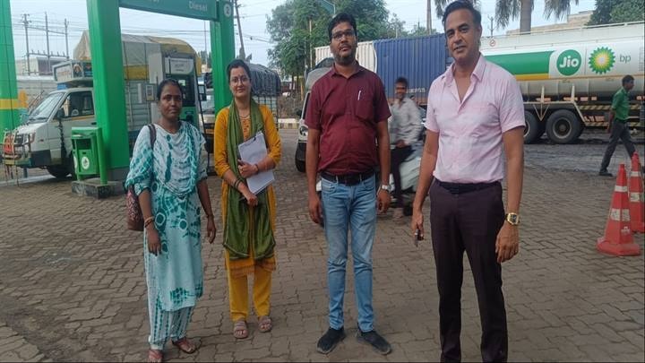 इंदौरः पेट्रोल पंप में स्टॉक में अंतर की अनियमितता एवं पीयूसी नहीं लगा होने पर प्रकरण पंजीबद्ध इंदौरः पेट्रोल पंप में स्टॉक में अंतर की अनियमितता एवं पीयूसी नहीं लगा होने पर प्रकरण पंजीबद्ध