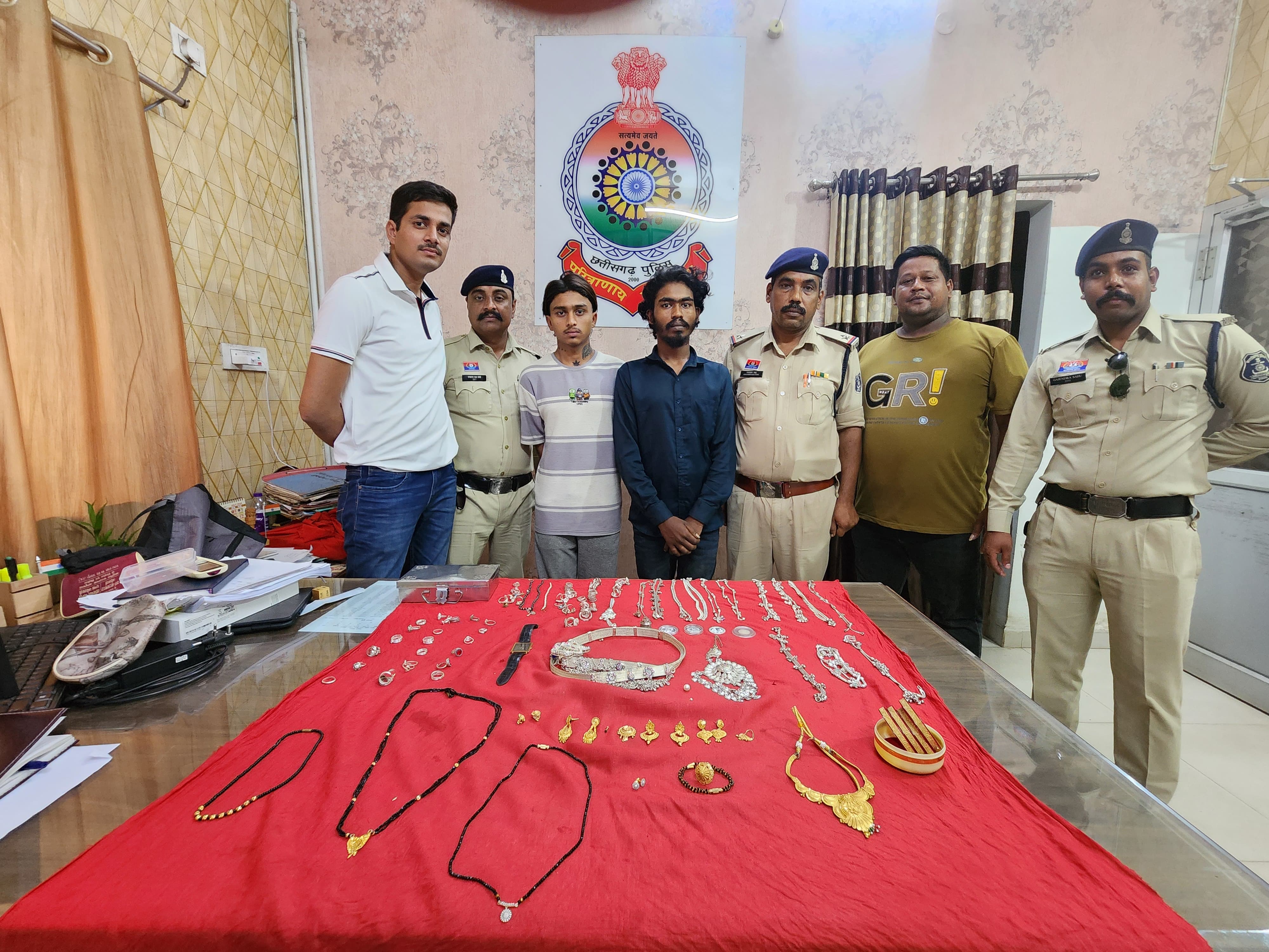 चोरी के आरोपित - फोटो चोरी के आरोपित - फोटो