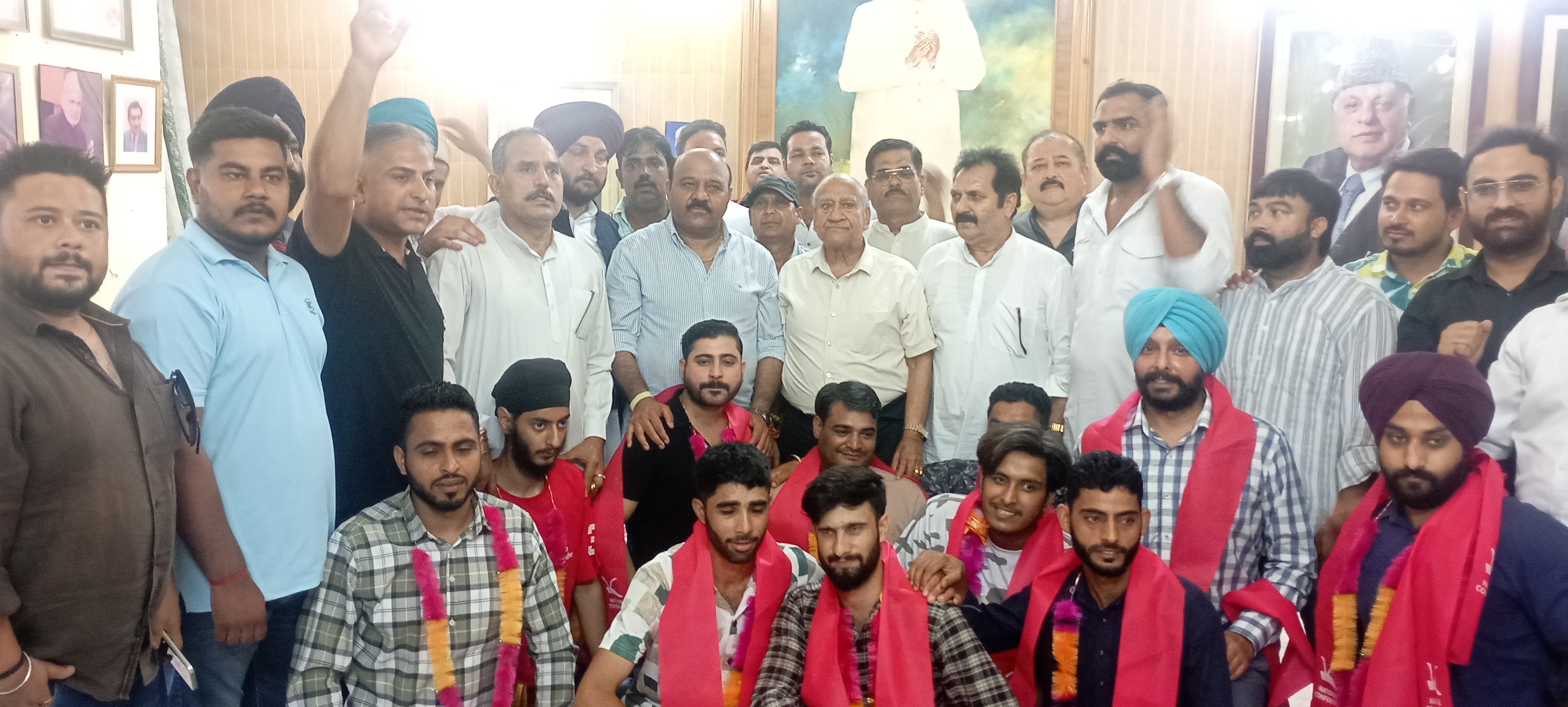 उमर सरकार के प्रदर्शन पर भाजपा जम्मू-कश्मीर और देश के लोगों को गुमराह कर रही है सुरिंदर चौधरी उमर सरकार के प्रदर्शन पर भाजपा जम्मू-कश्मीर और देश के लोगों को गुमराह कर रही है सुरिंदर चौधरी