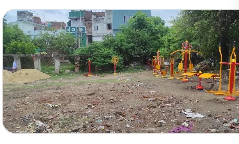 भूमाफियाओं के अवैध कब्जे में जमीन भूमाफियाओं के अवैध कब्जे में जमीन