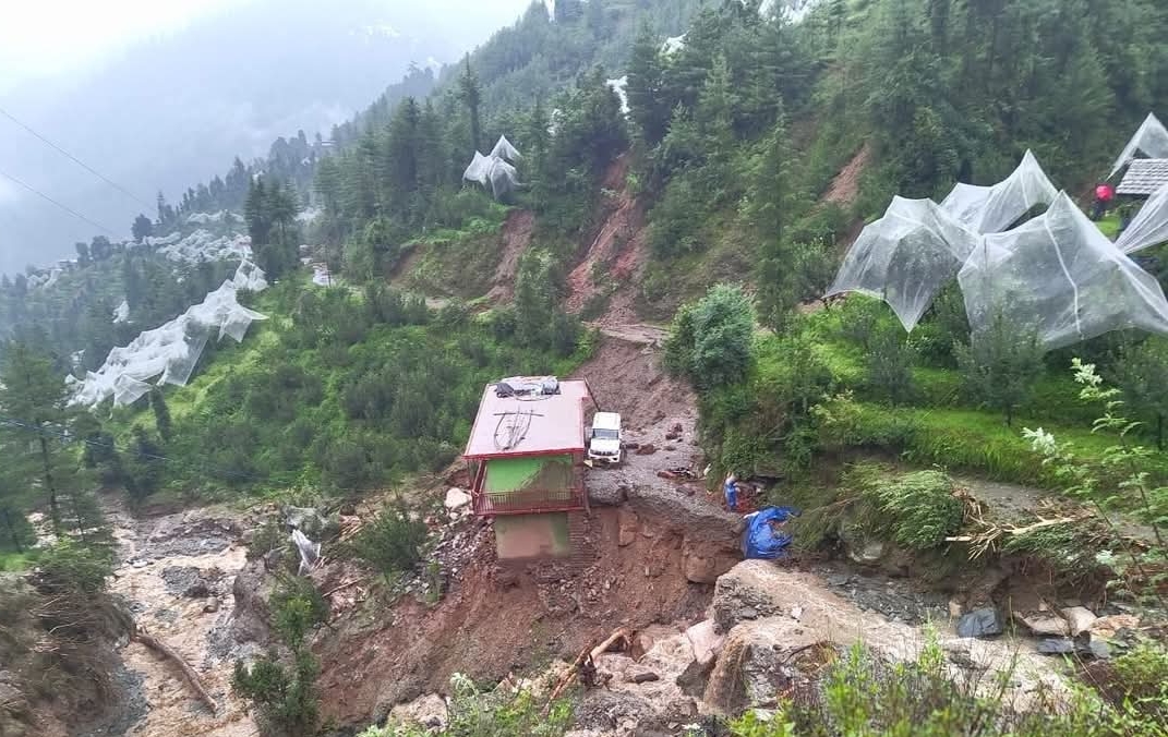 हिमाचल में भूस्खलन हिमाचल में भूस्खलन