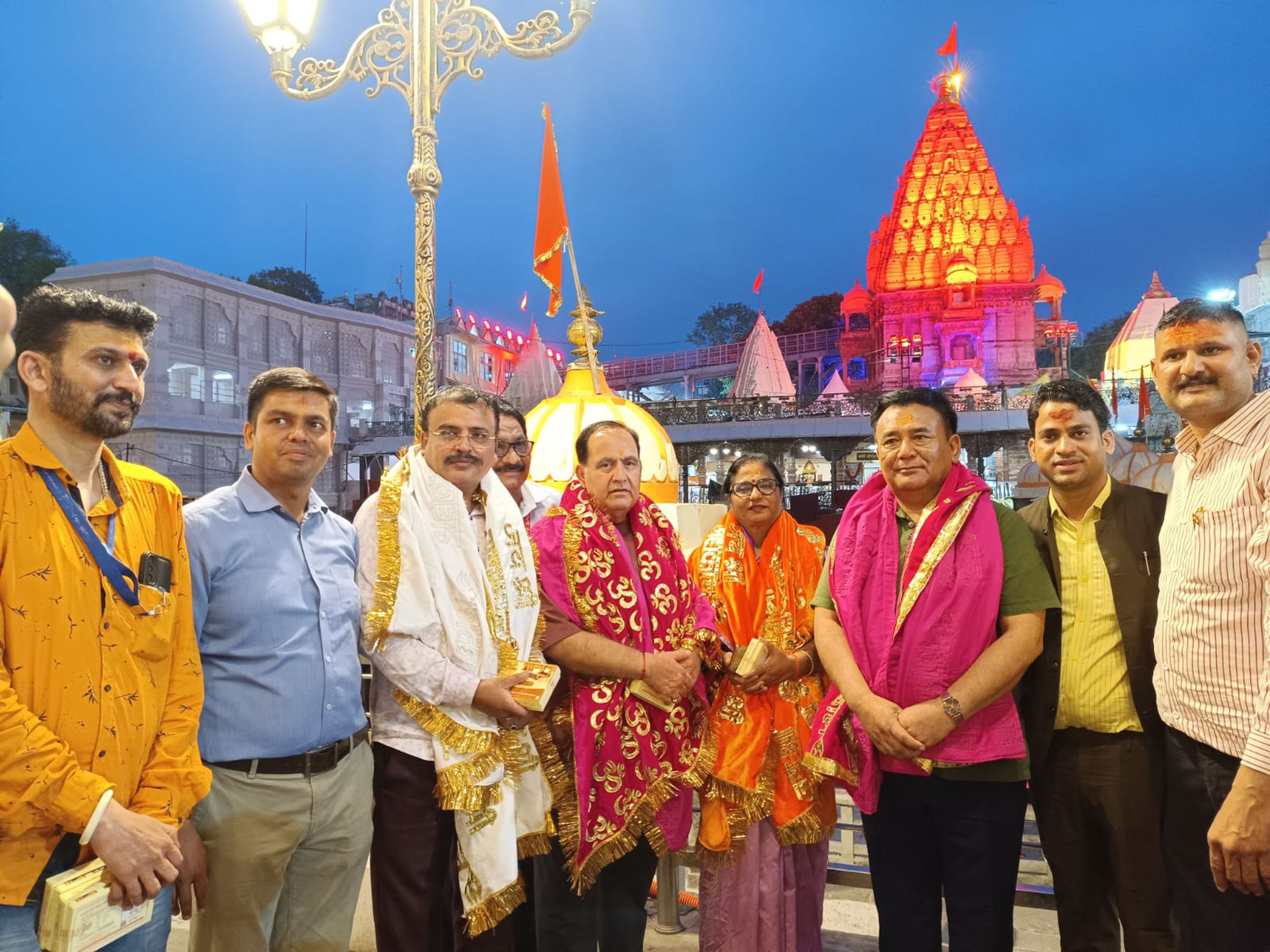 चार विधानसभा अध्यक्षो ने किये महाकालेश्वर भगवान के दर्शन चार विधानसभा अध्यक्षो ने किये महाकालेश्वर भगवान के दर्शन