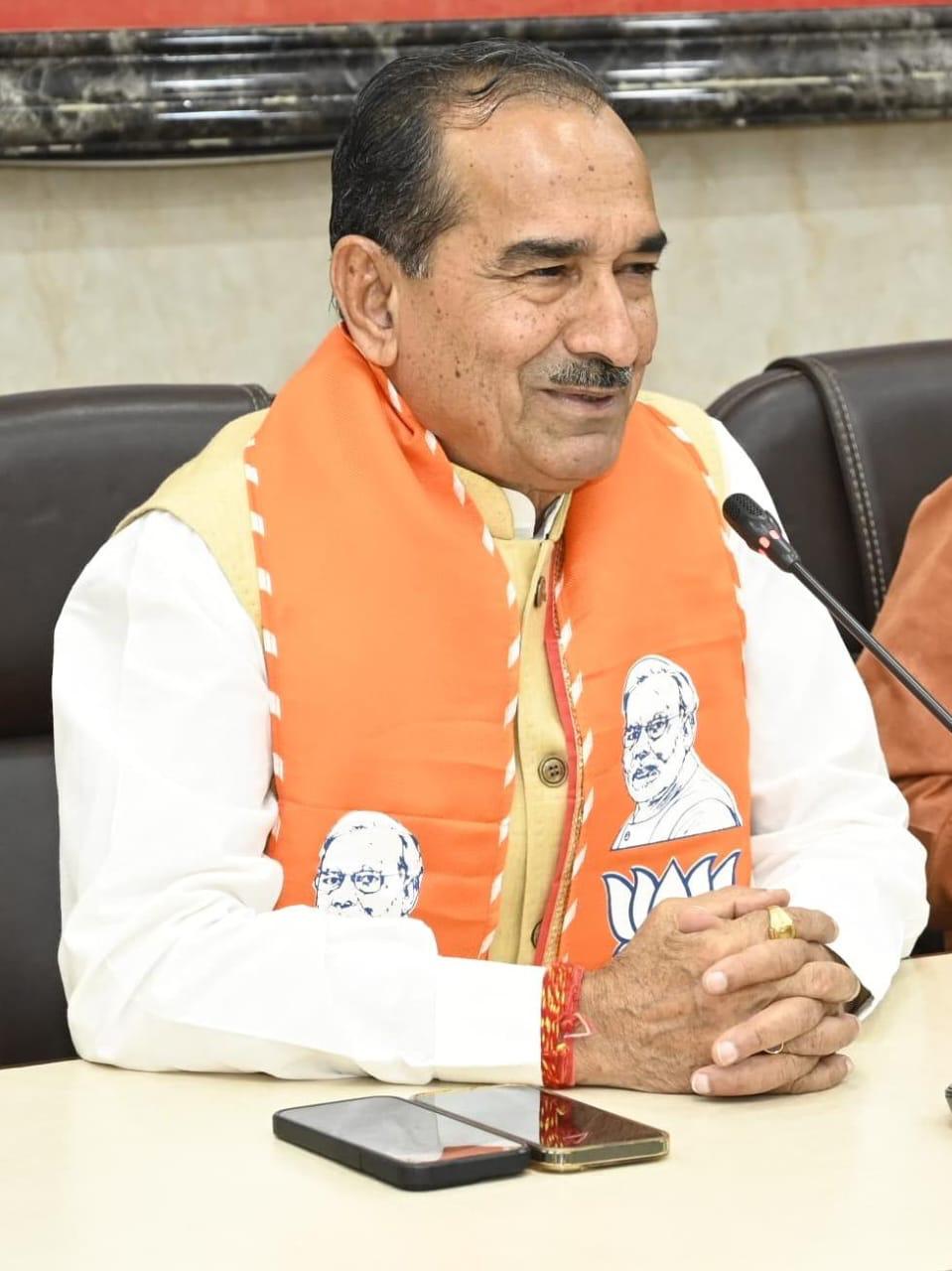 कांग्रेस के पापों को धोने में लग रहा है समय,व्यक्तिगत नहीं, समान अवसर को मिलेगी प्राथमिकता:मदन राठौड़ कांग्रेस के पापों को धोने में लग रहा है समय,व्यक्तिगत नहीं, समान अवसर को मिलेगी प्राथमिकता:मदन राठौड़