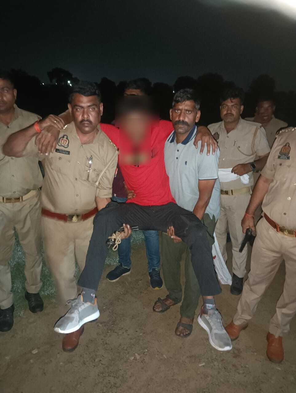 गिरफ्तार अभियुक्त गिरफ्तार अभियुक्त