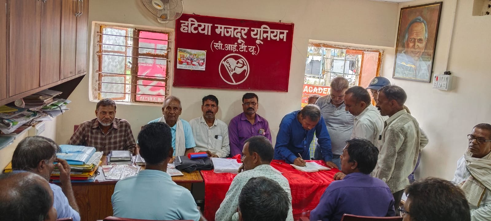 वार्ता के दौरान मौजूद पदाधिकारीगण वार्ता के दौरान मौजूद पदाधिकारीगण