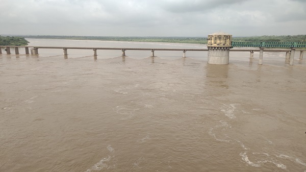 चम्बल का जल स्तर पहुंचा 130 मीटर पर, 91 गांव में अलर्ट जारी चम्बल का जल स्तर पहुंचा 130 मीटर पर, 91 गांव में अलर्ट जारी